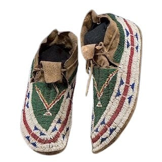 Old Native American Style Beaded Powwow Beaded Moccasin MC608