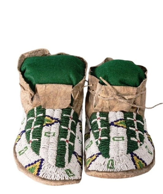 Old Native American Style Beaded Powwow Beaded Moccasin MC620