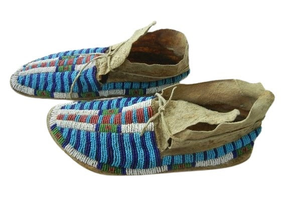 Old Native American Style Beaded Powwow Beaded Moccasin MC627