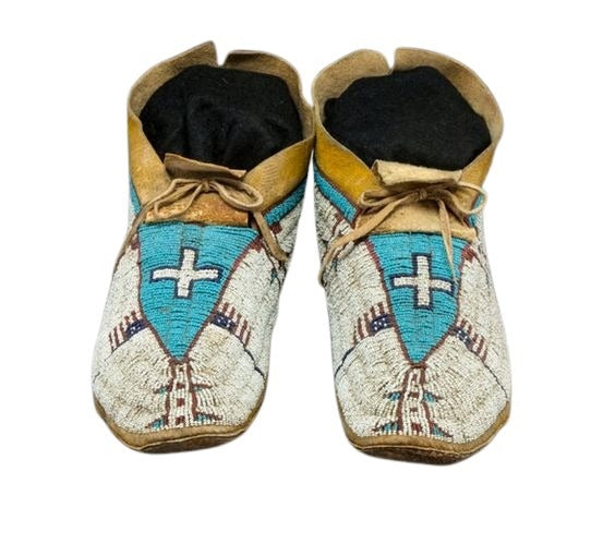 Old Native American Style Beaded Powwow Beaded Moccasin MC634