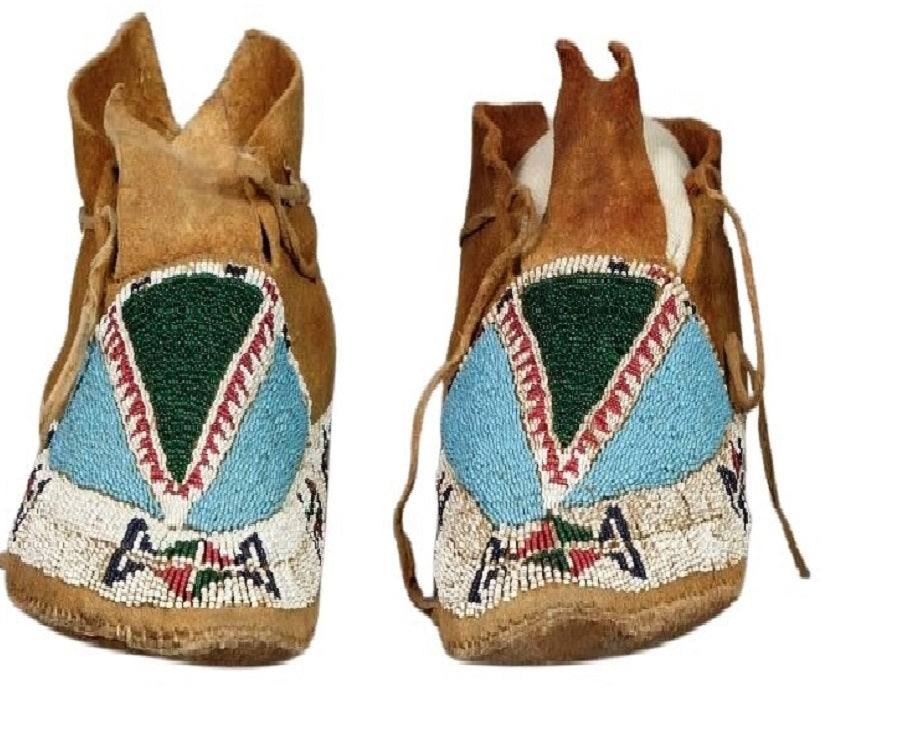 Old Native American Style Beaded Powwow Beaded Moccasin MC640