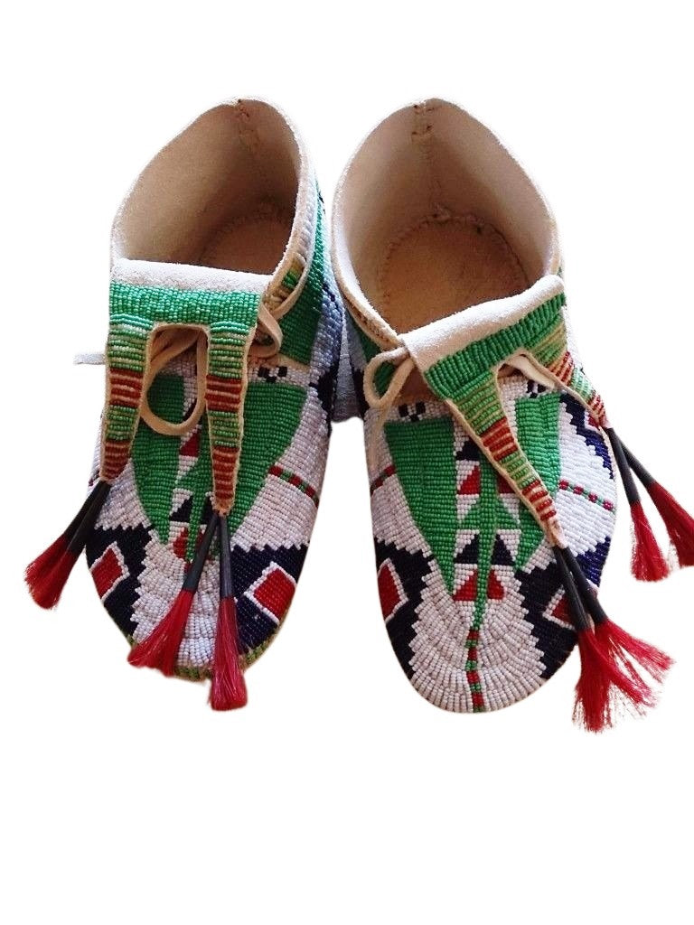 Old Native American Style Beaded Powwow Beaded Moccasin MC641