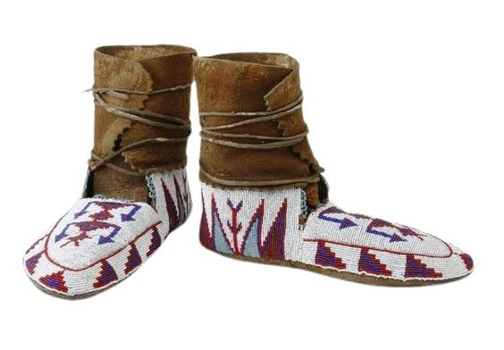 Old Native American Style Beaded Powwow Beaded Moccasin MC642