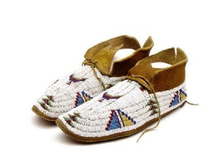 Old Native American Style Beaded Powwow Beaded Moccasin MC644