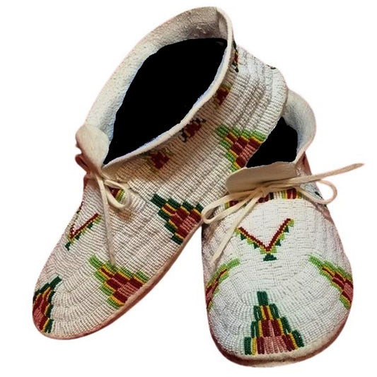 Old Native American Style Beaded Powwow Beaded Moccasin MC668