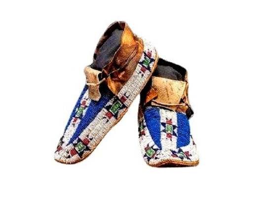 Old Native American Style Beaded Powwow Beaded Moccasin MC680