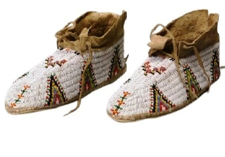 Old Native American Style Beaded Powwow Beaded Moccasin MC681