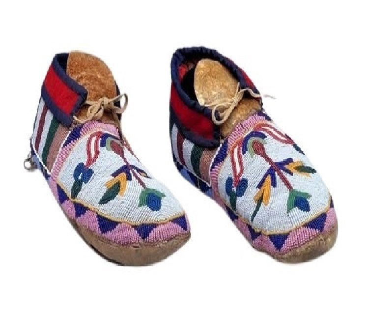 Old Native American Style Beaded Powwow Beaded Moccasin MC682